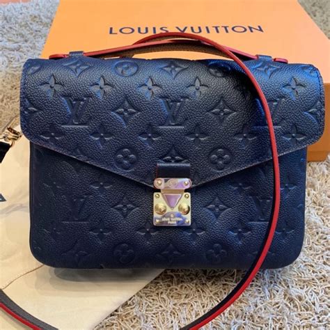 louis vuitton monogram pouchette|louis vuitton pochette metis navy.